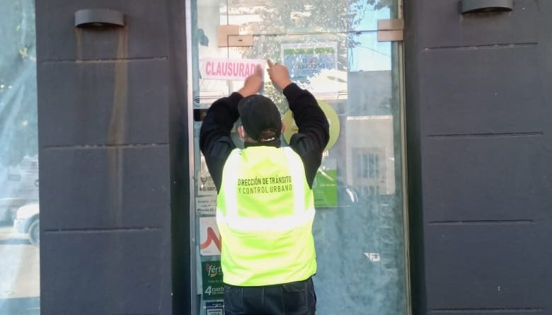 Clausura- Infracción art. 205 Y 239 Código Penal