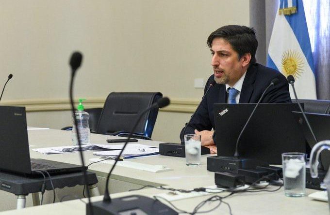 El Gobierno reguló el teletrabajo de los docentes y puso un máximo de horas de clase