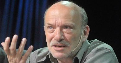 “Hay dos posibilidades: que la oposición haya estado detrás del reclamo policial o que lo haya carancheado”