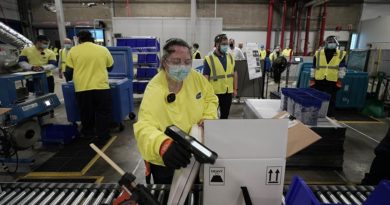 EEUU inició la distribución de la vacuna de Pfizer y la aplicará desde este lunes