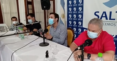 Alessandro brindó conferencia de prensa junto a funcionarios