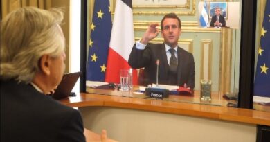 Alberto Fernández mantuvo una videoconferencia con su par de la República Francesa