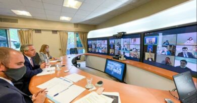 El presidente encabezó videoconferencia con 18 fondos de inversión