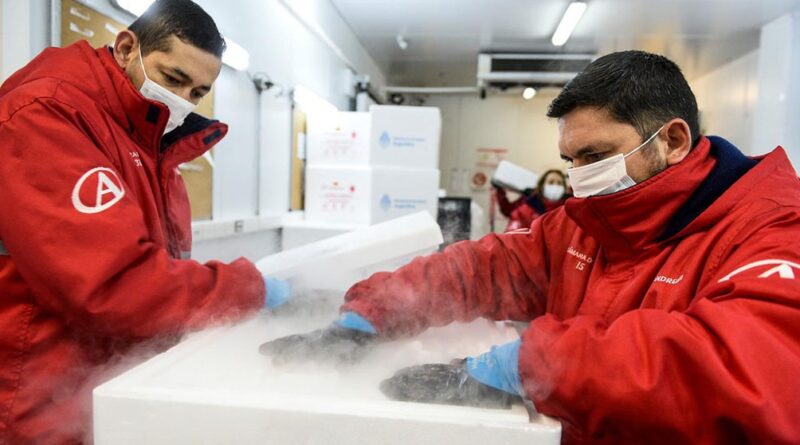 Llegaron al país un millón de vacunas Sinopharm provenientes de China