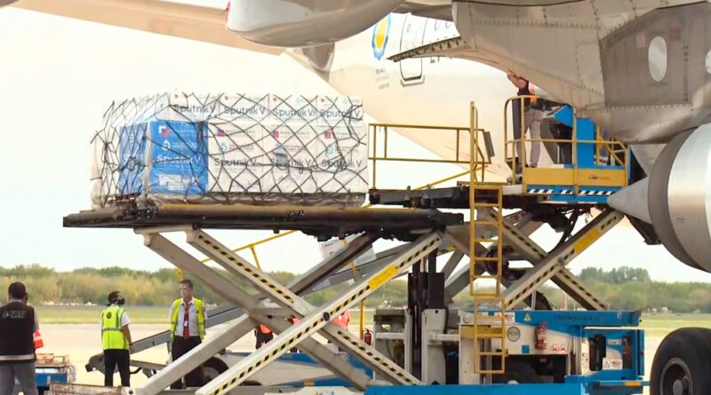 Parte a la madrugada un nuevo vuelo de Aerolíneas Argentinas para traer vacunas Sputnik V