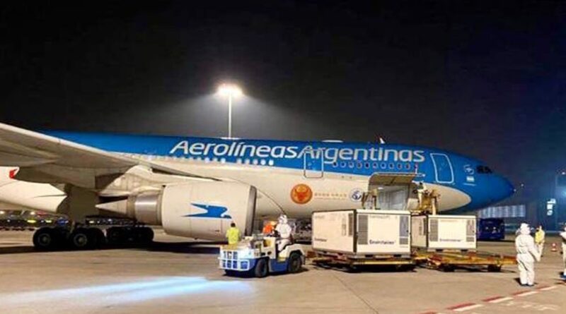 Partió el segundo vuelo del megaoperativo de Aerolíneas para traer vacunas Sinopharm