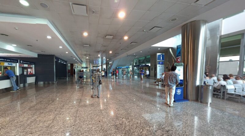 El Gobierno analiza aumentar el número de vuelos y pasajeros que llegan al país