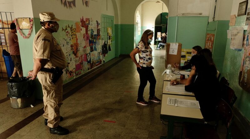 Cerraron los comicios en todo el país