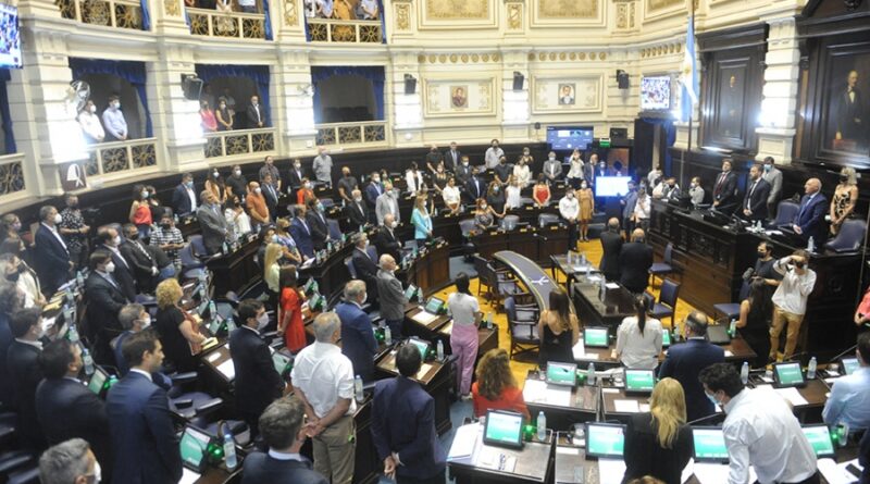 Reglamentaron la ley que permite una reelección más a intendentes electos en 2019