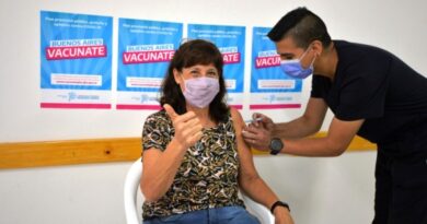 Covid: Comienzan a aplicar la dosis extra para personas viajeras