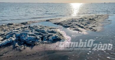 Lago Epecuén: Amaneció cubierto de sal