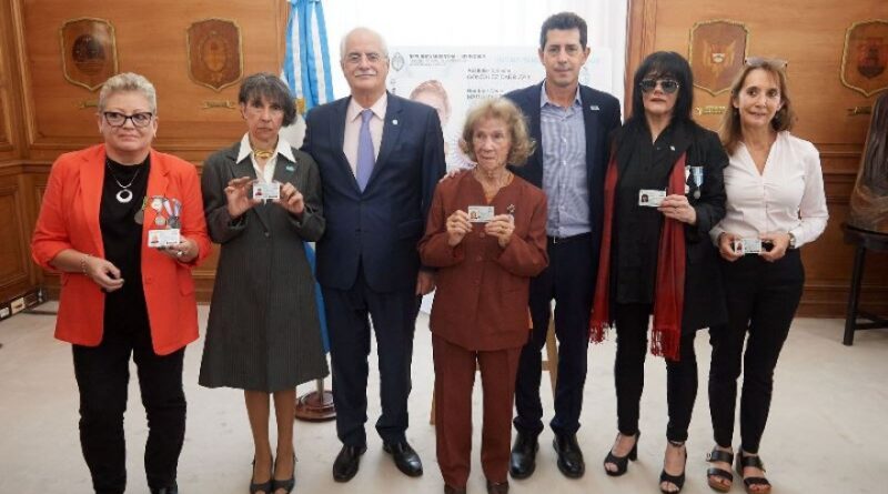 Presentaron el nuevo diseño del DNI para héroes y heroínas de Malvinas