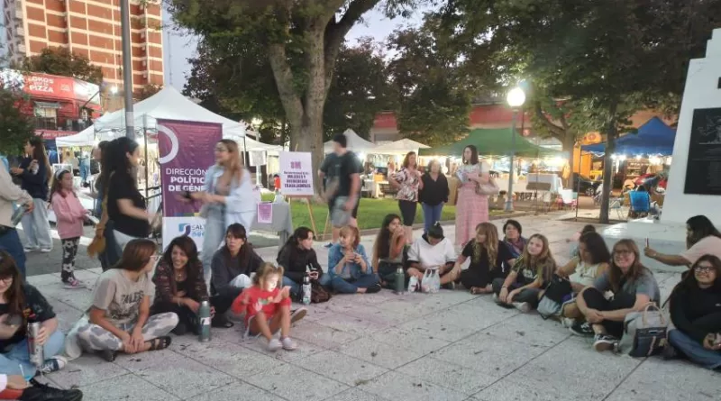 8M en la ciudad de Salto