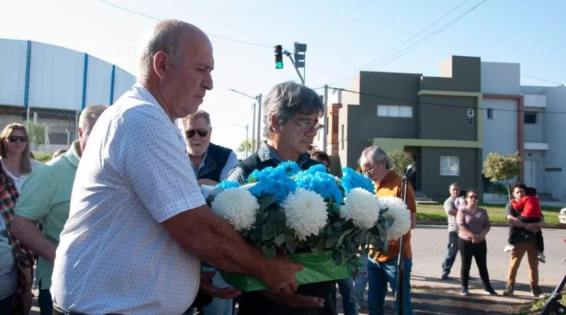 Homenaje a Walter Almirón en el 43º aniversario del hundimiento del Crucero Gral. Belgrano