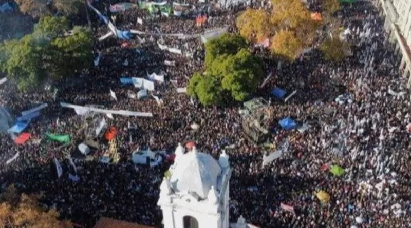 En todo el país: multitudinarias muestras de apoyo a Cristina Fernández de Kirchner