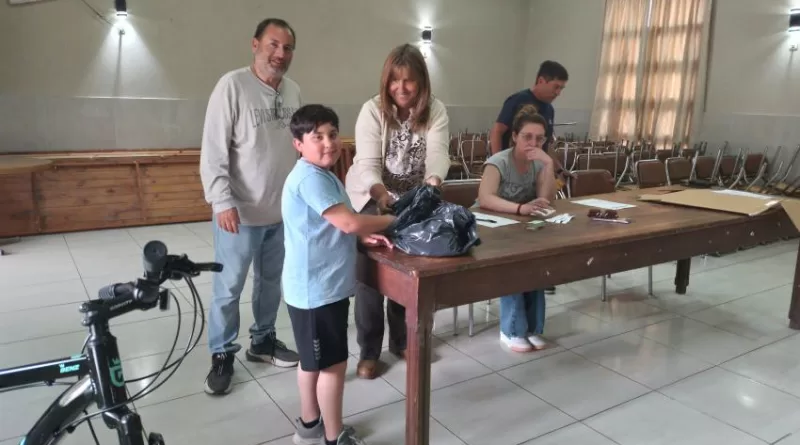 CEC Salto realizó los sorteos por el Día del Empleado de Comercio