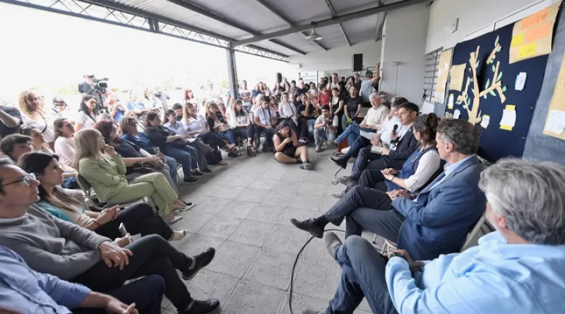 Pergamino: Kicillof visitó una escuela especial y cuestionó las políticas del Gobierno nacional Pergamino: Kicillof visitó una escuela especial y cuestionó las políticas del Gobierno nacional